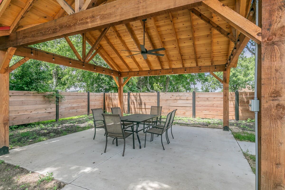 402 1/2 Cottage on South Anglin